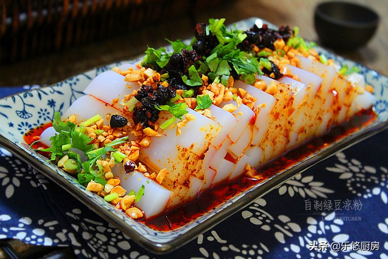 自己在家就能做q弹爽滑的凉粉,简单易做的凉粉清凉爽口