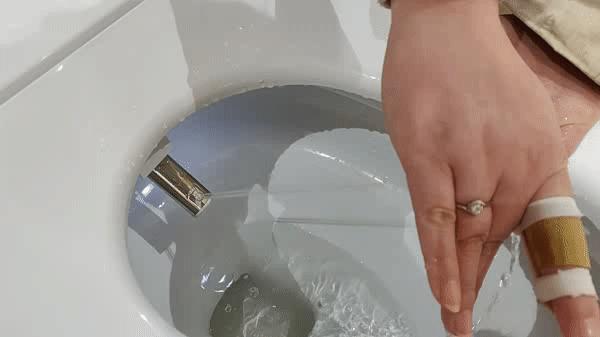 花洒马桶淋浴房怎么选？小编深挖市场，详解产品和报价