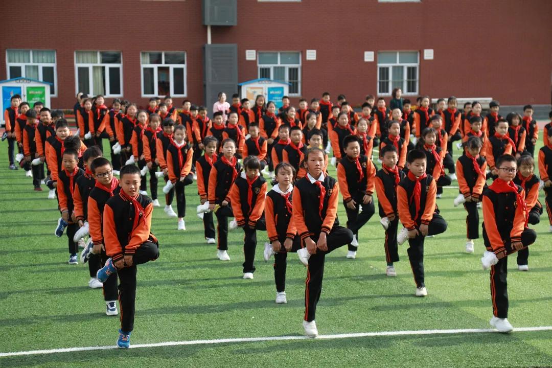 小学生课间操简单广场舞,小学生课间操斗牛舞