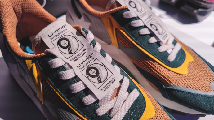 李宁时装周2018什么系列,李宁时装周帽子惹争议