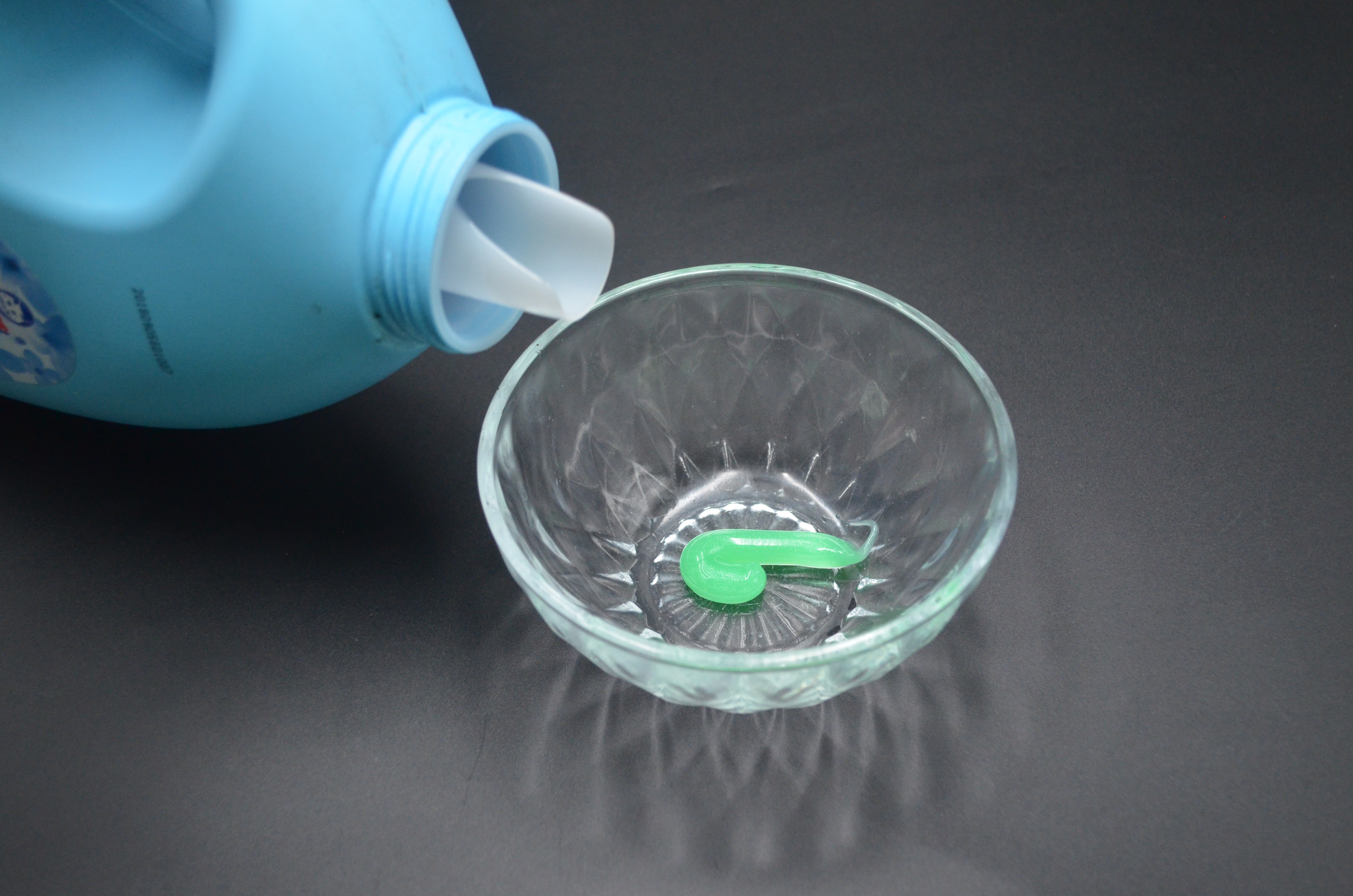 过年玻璃怎么擦干净,过年怎么擦家里的玻璃