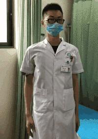 别再趴着睡觉了!22岁小伙一觉醒来“手残”了!医生:最好的睡姿是它