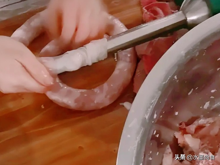 灌香肠注意事项,灌了香肠的正确晾晒方法