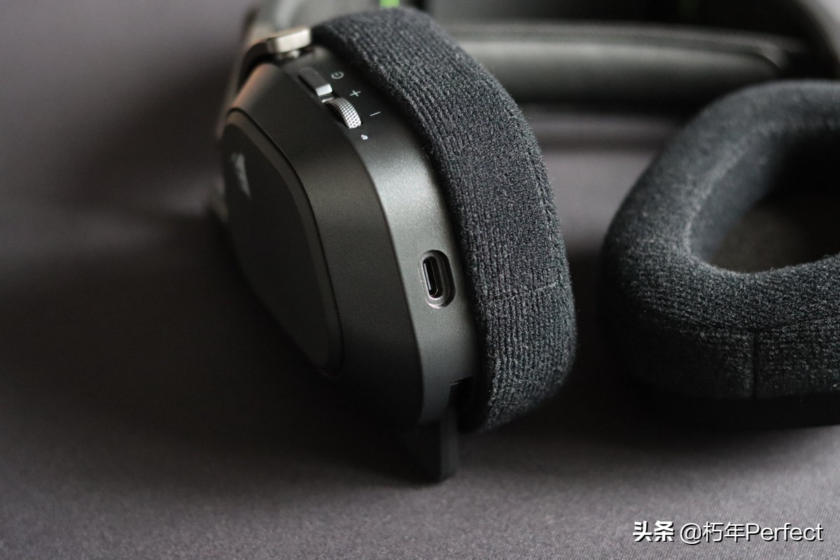 海盗船hs70无线耳机评测,海盗船hs80耳机开箱