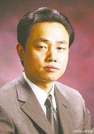 从山村少年到中国首富,从穷小子到千万富翁全集