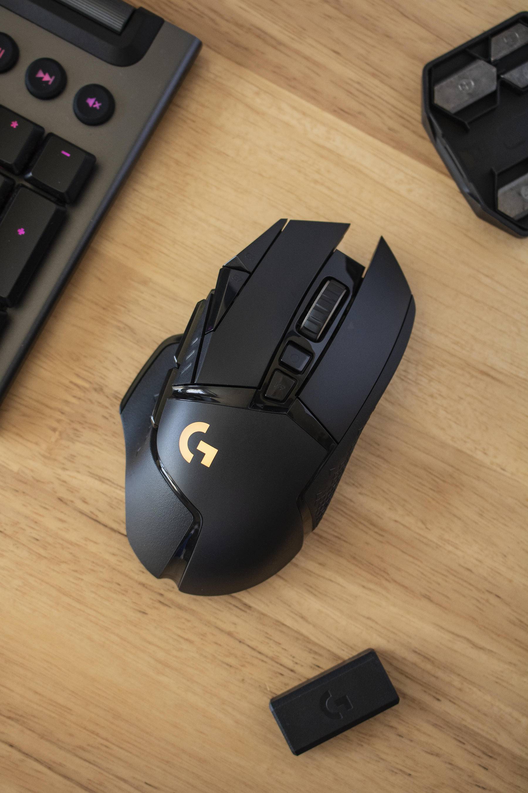 鼠标推荐罗技g502测评,血手幽灵鼠标es52pro对比罗技g502