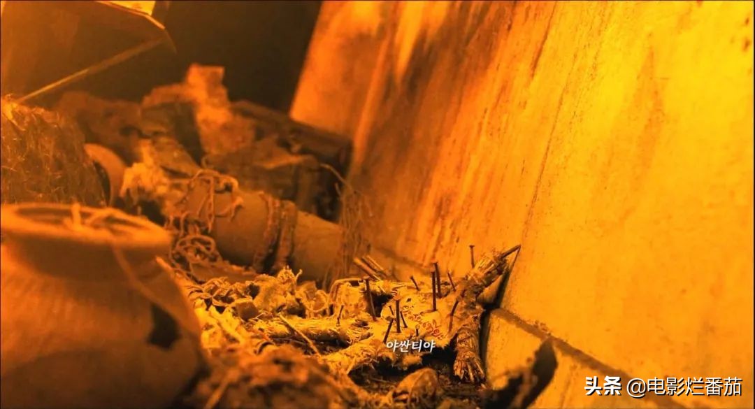 这部吓哭翻译组的电影，凭什么击败《黑寡妇》，夺取泰国票房冠军