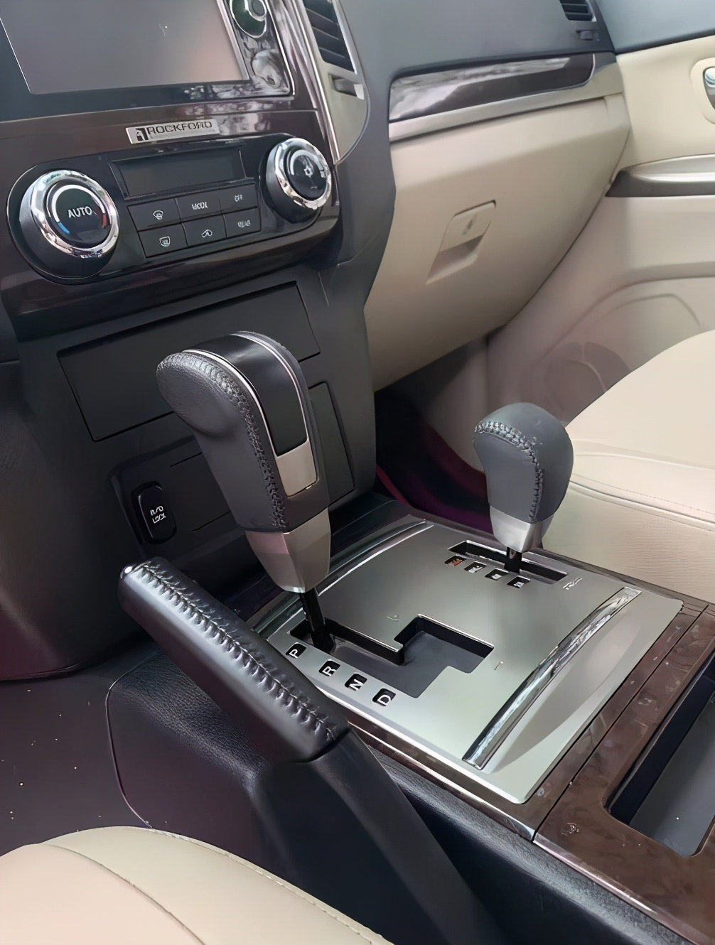 帕杰罗金标v97价格二手,三菱帕杰罗金标v97最新报价