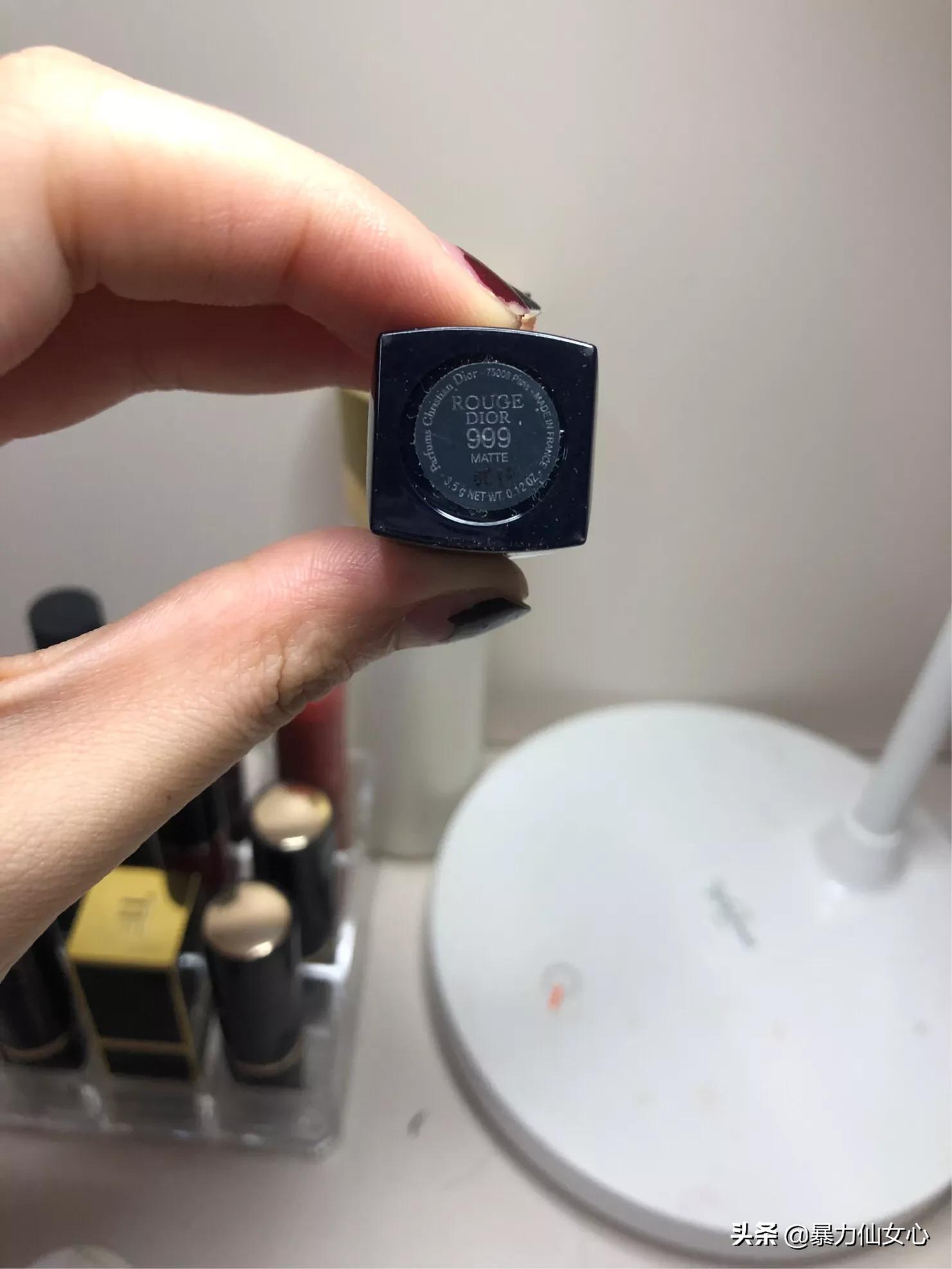 女王权杖三色口红不掉色不沾杯 (女王的权杖口红最热的色号)