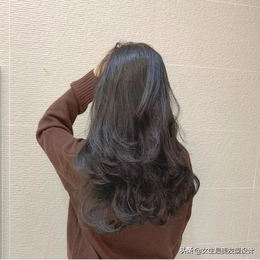 中长烫发洗发后怎么打理,中长法式烫发打理教程