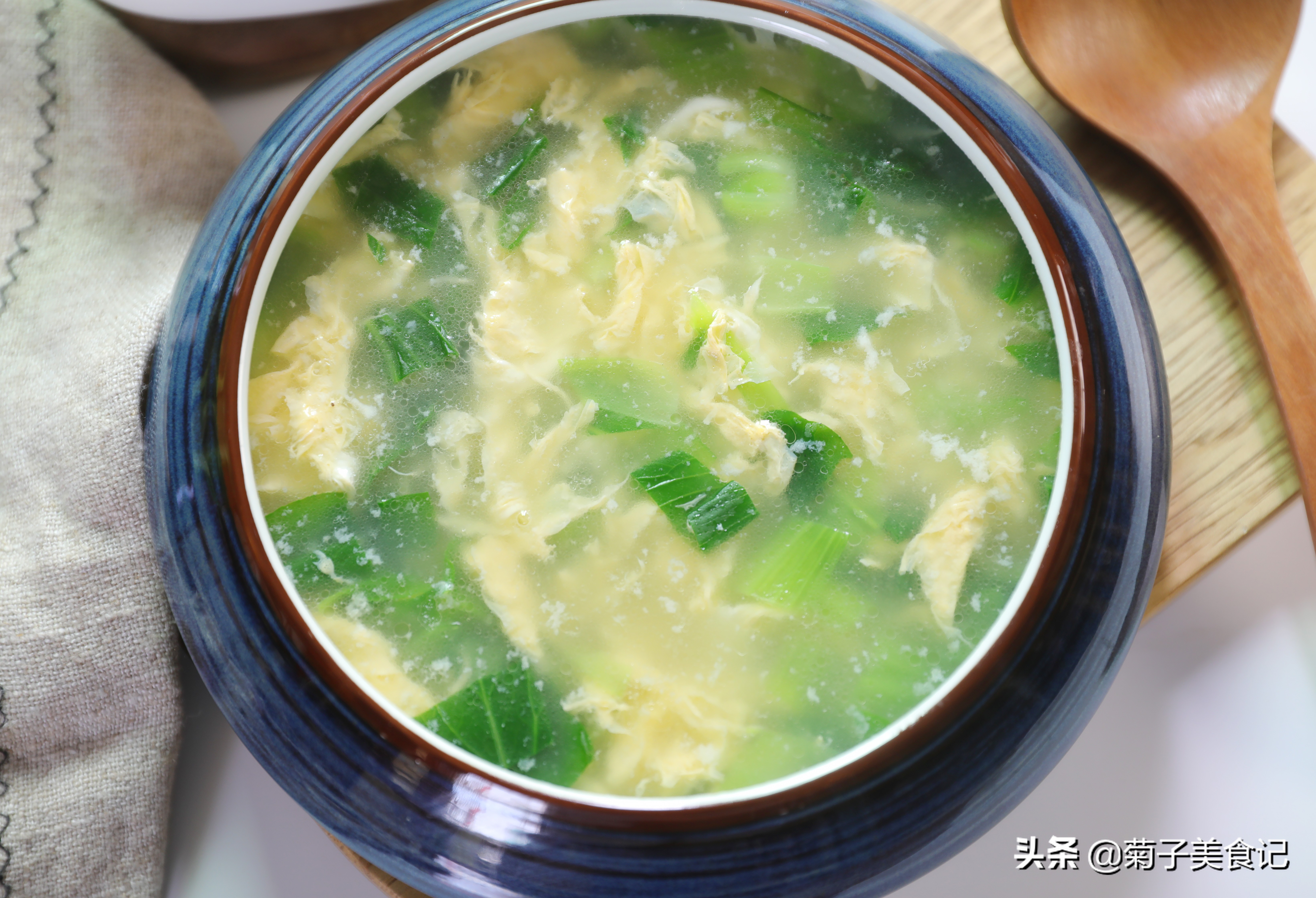 今天教你做一道有灵魂又简单的汤,怎么做个简单的猪油面汤