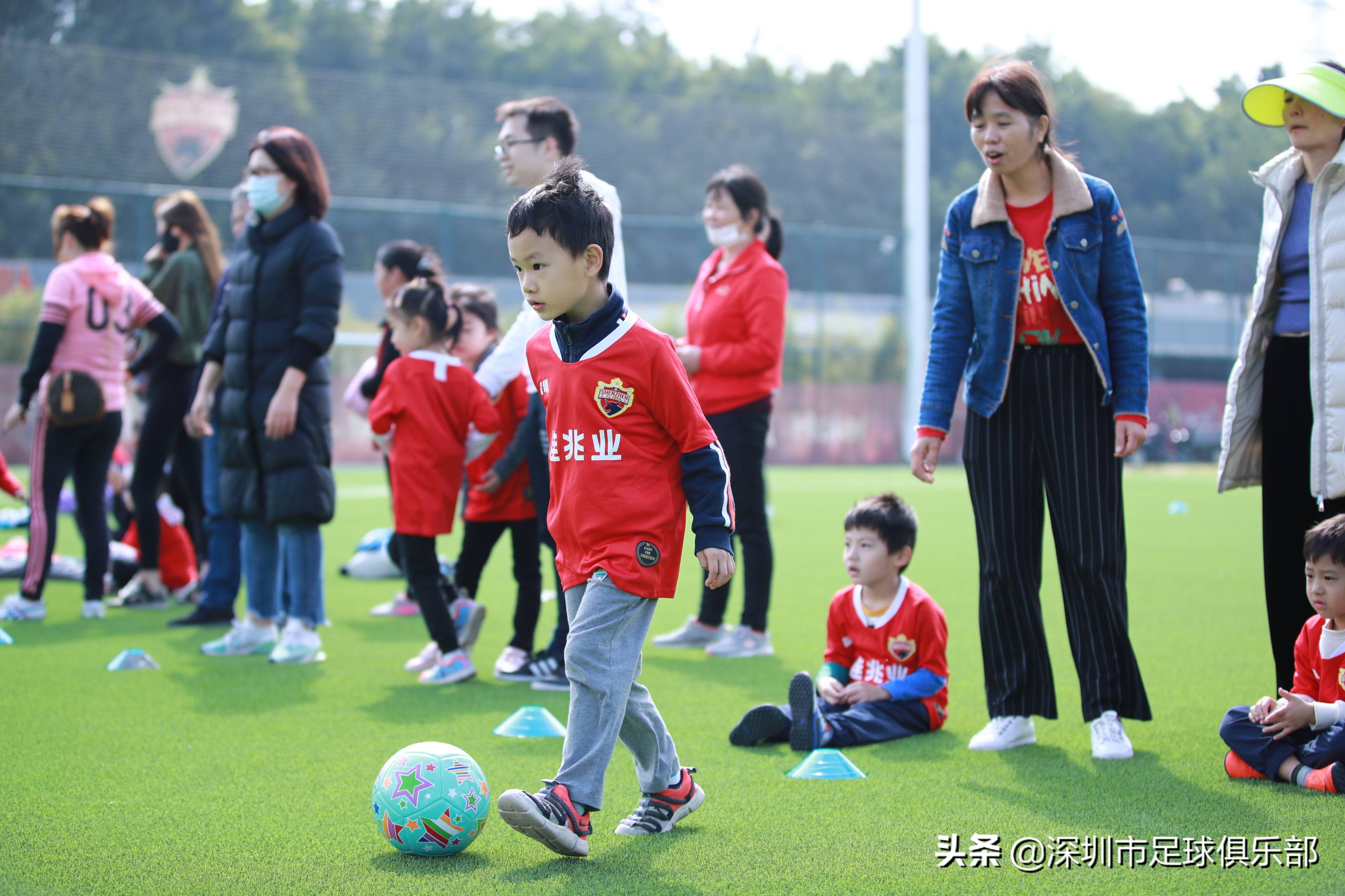 深圳佳兆业足球培训,深圳宝安区少儿足球体验课