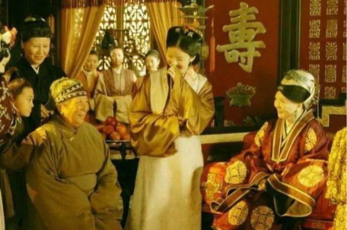 成年人最大心酸就是读懂了刘姥姥,浅谈刘姥姥的高情商