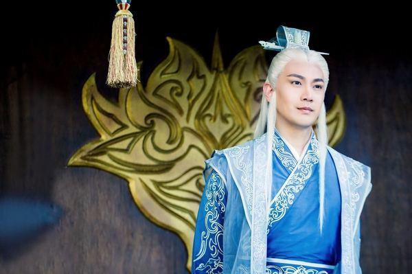 谁的白发造型惊艳到你了,首次大胆尝试白发造型