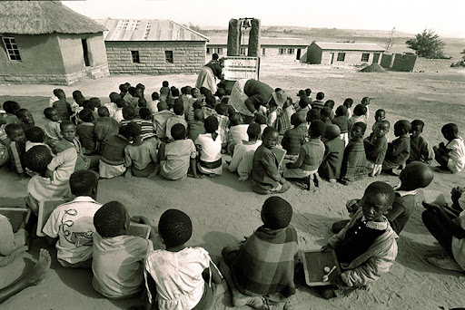 你眼中的非洲很穷吗?本土人告诉你:每顿除大白菜外,只剩下黄金