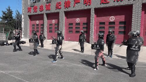 特警魔鬼式训练,普通人感受特警训练