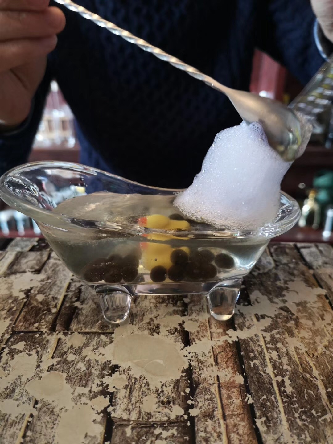 三点理由，让你选择做一个酷帅的调酒师