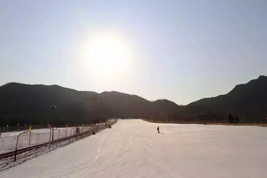 海淀滑雪场地址,海淀外国语京北校区滑雪场