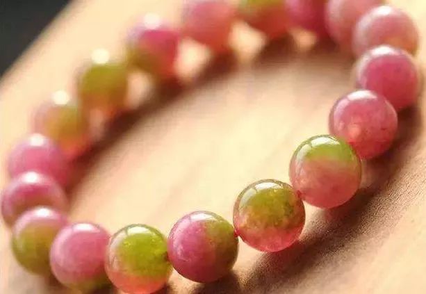 颜色不均匀是假碧玺吗,假碧玺有什么危害