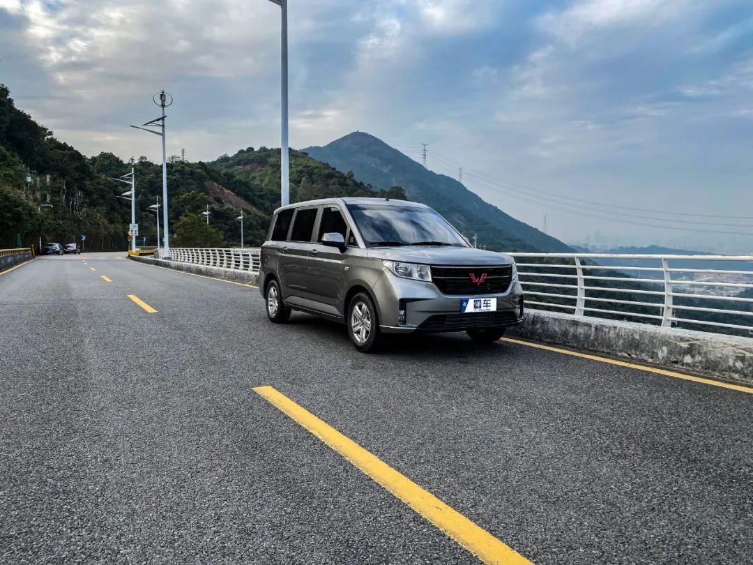 神车新变化五菱宏光plus,神车是否真神评测五菱宏光s