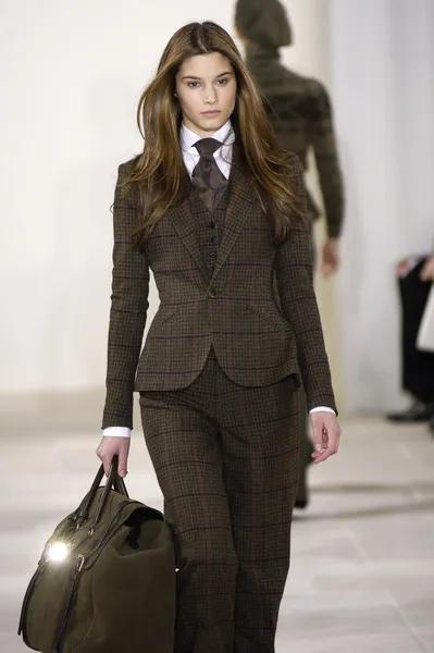 Jennie的马甲原来是学Kate Moss啊