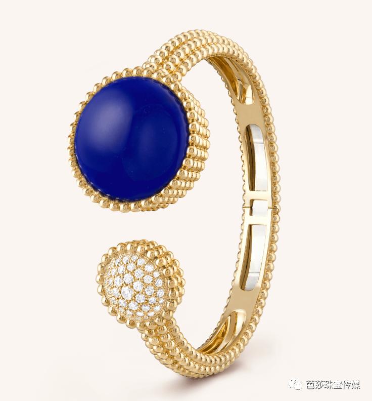 整天研究无聊的穿搭,一天到晚研究穿搭