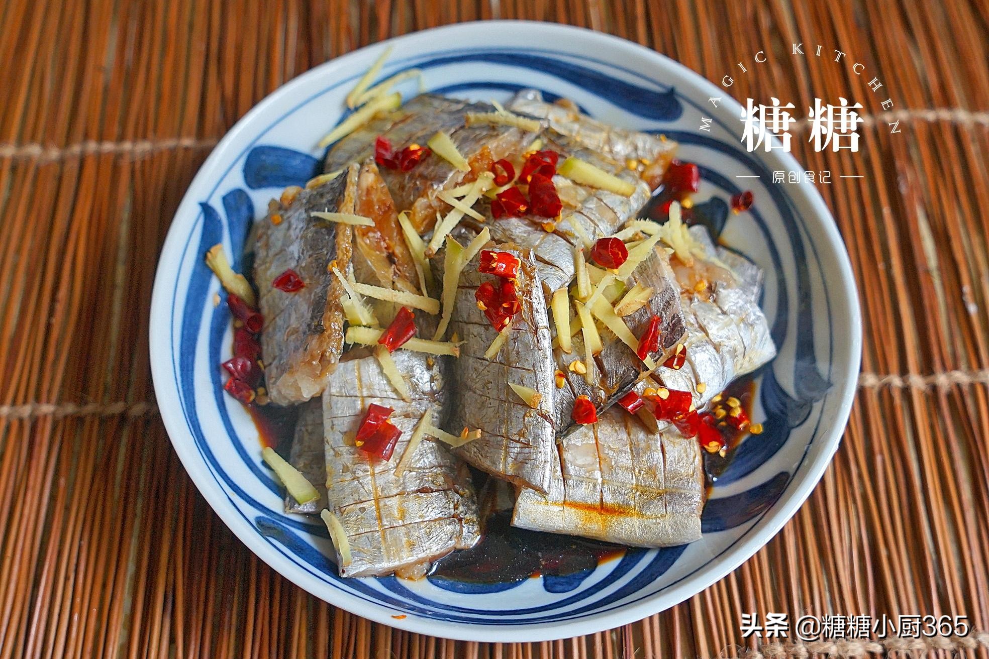 煎带鱼不粘锅不破皮怎么回事,煎带鱼不掉皮的五个妙招