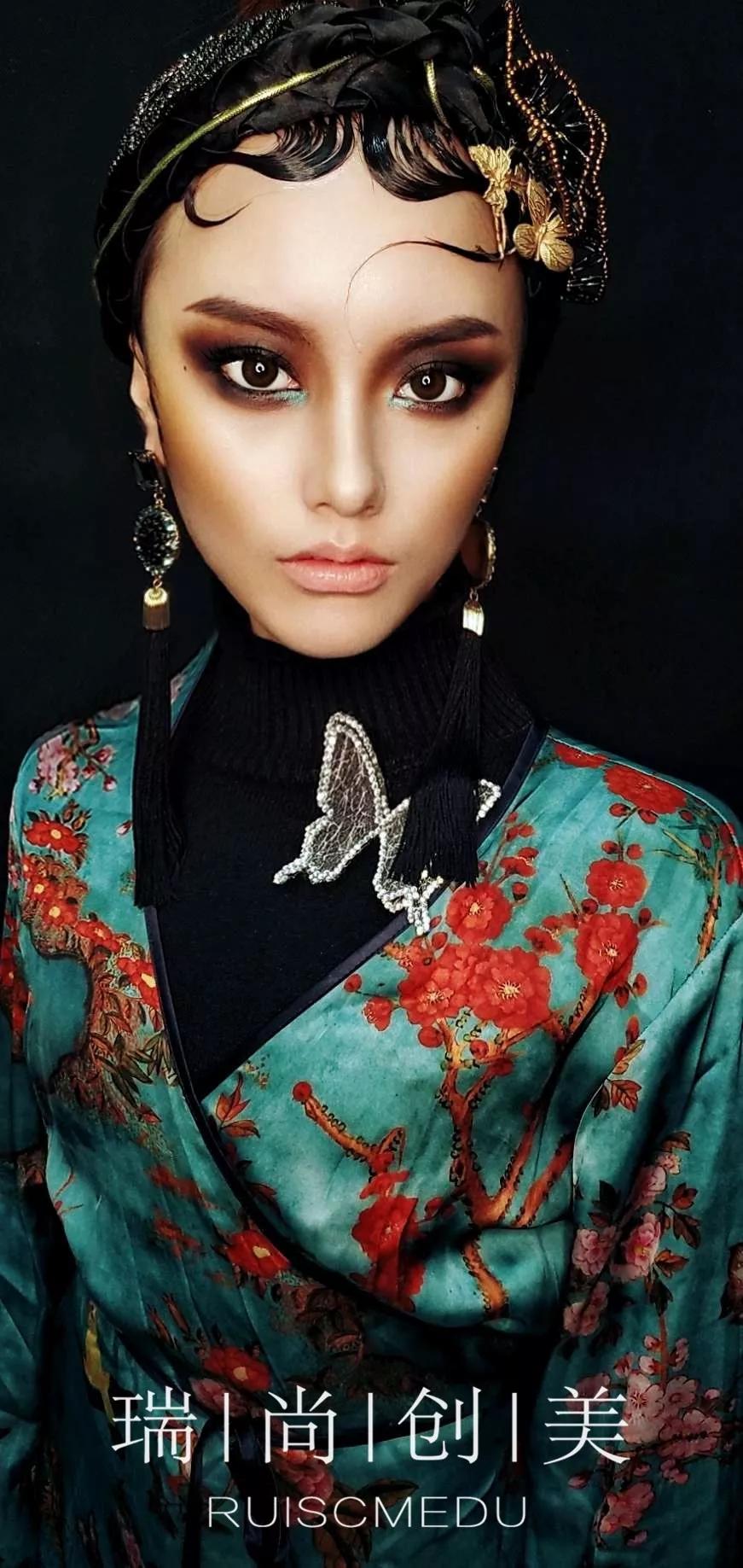 淡烟熏妆画法,古典小烟熏舞台妆妆容教程