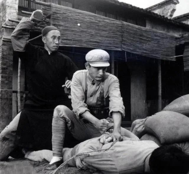 褰╃エ搴椾笟涓讳粖鍚庨潰涓寸殑鍥伴毦,褰╃エ搴椾笟涓荤殑蹇冨０