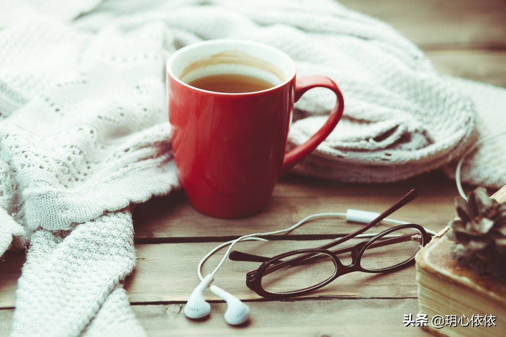 温馨冬日最适合手捧奶茶、咖啡，超级简单的宅家自制方法