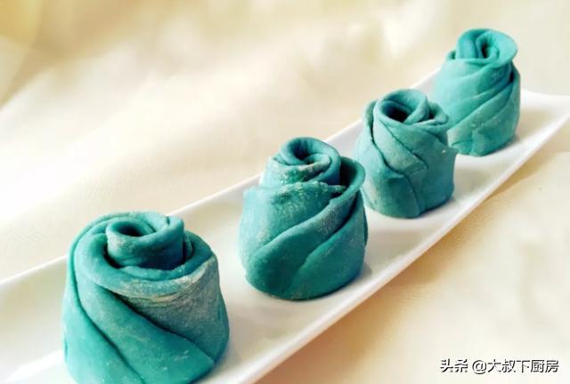 紫甘蓝花卷的做法,紫甘蓝拌花卷的做法和配料