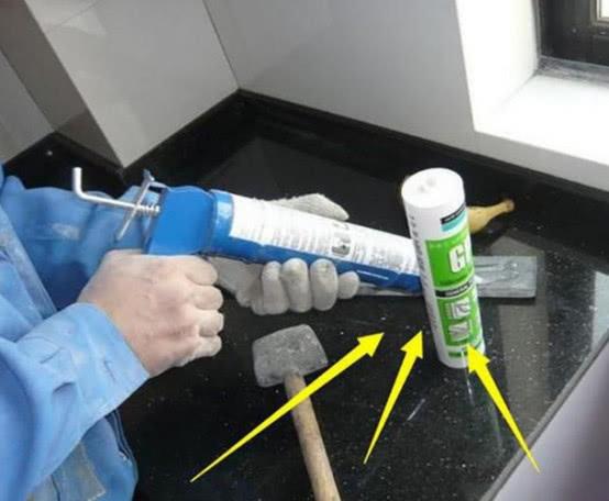 玻璃胶黑色霉菌怎么处理,水池边玻璃胶里发霉发黑怎么处理