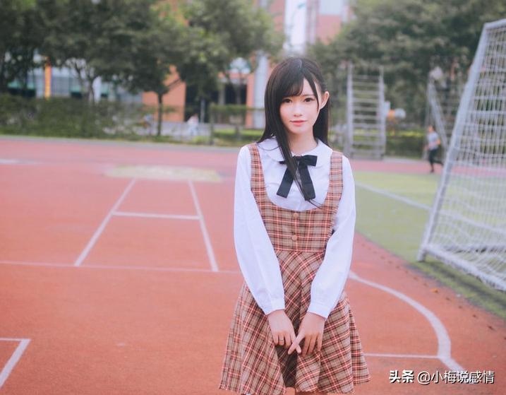 对你很冷淡的女孩还要追么,对你冷淡的女孩子要继续吗