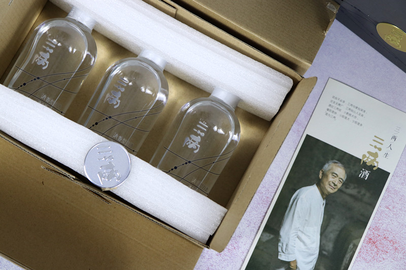 浓香型白酒52和42哪个好下口,好喝的二两装浓香型白酒