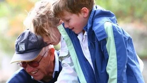 帮助叛逆期的孩子重回家庭,帮助家长解决叛逆孩子教育难题