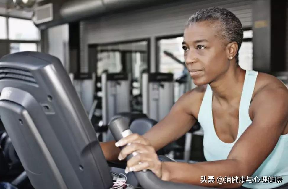 运动可以提高卵磷脂小体吗,足球运动可以促进孩子大脑发育吗