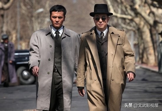 风筝军统六哥郑耀先穿八路军衣服,风筝军统六哥救下兄弟的场面