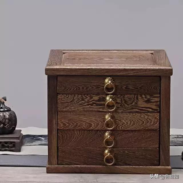 鸡翅木比较坚硬,鸡翅木轻奢