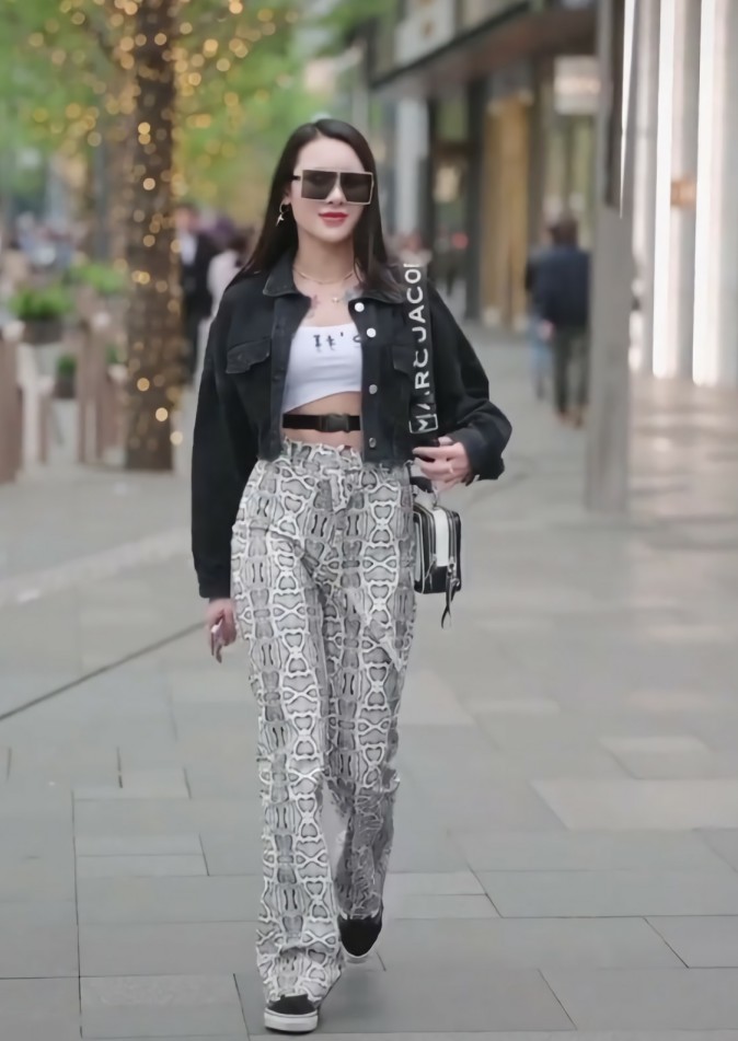 夏季复古牛仔裤潮流高街,时髦新款休闲牛仔裤