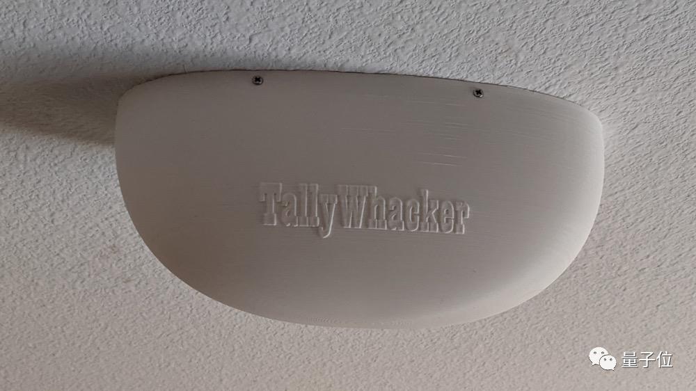 买不到“震楼神器”的外国小哥，用Arduino编了一个