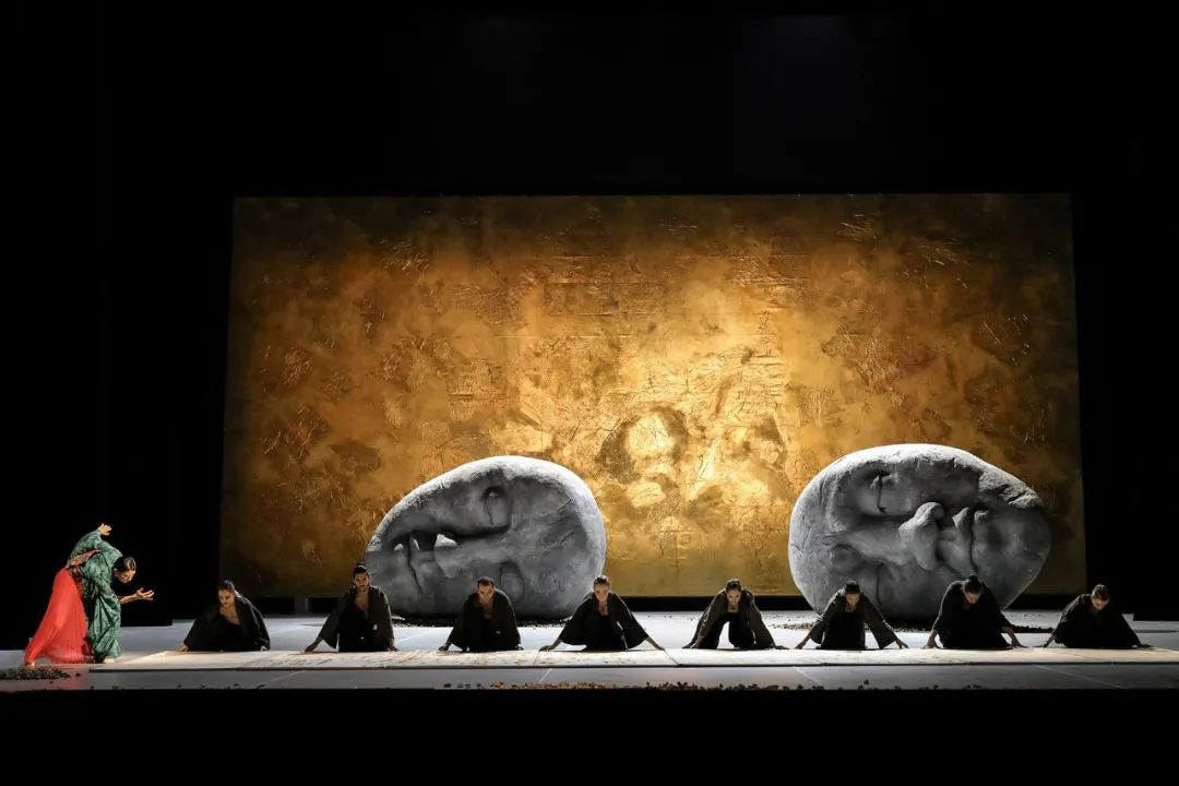 SebastianHannak/震撼心灵的舞台空间美学