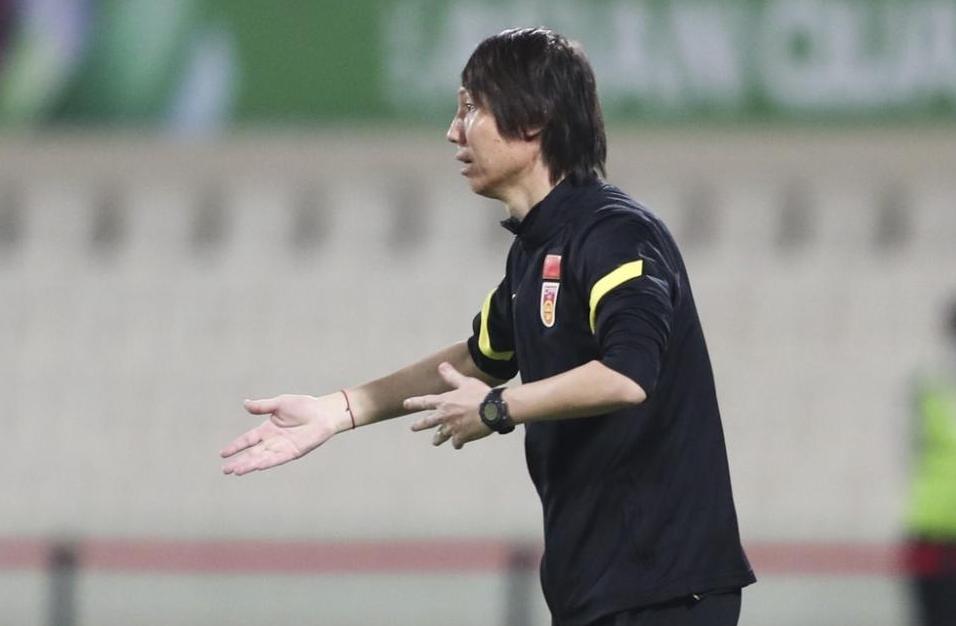 12强赛国足首战澳大利亚前20分钟,国足最强阵容与澳一战结果如何