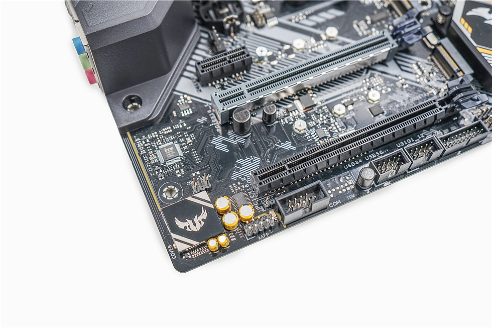 科技以灯为本，3600X+B450+BMR-24水冷+大水牛铁血战士机箱装机秀