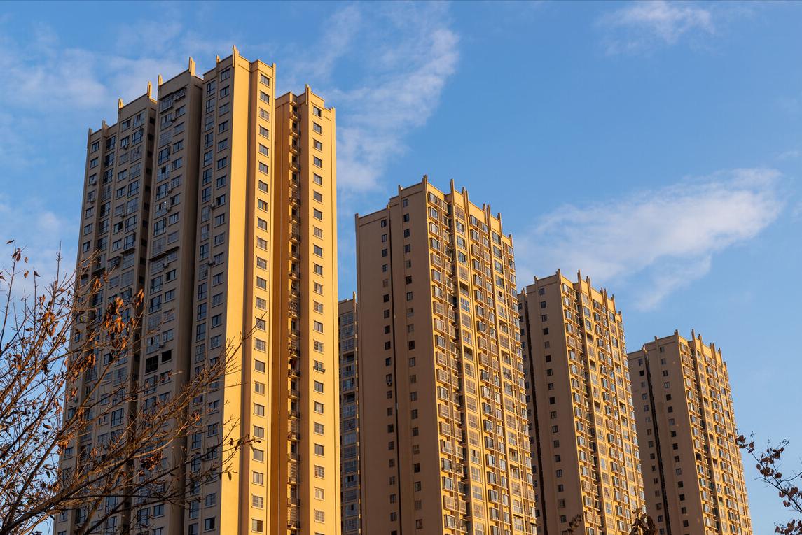 高层顶层有什么优缺点,17层的高层住顶楼的利弊