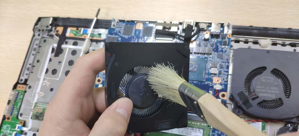 笔记本怎么有效散热降温,用风扇给笔记本降温有用吗