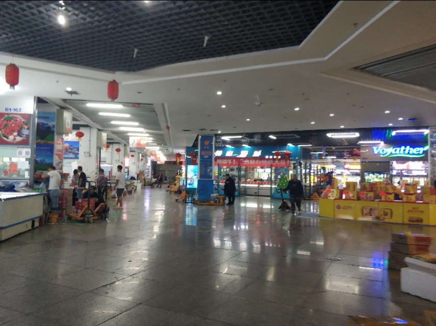 *疆新**最大的冷冻食品交易市场在这里!里面东西齐全建的也很大气!