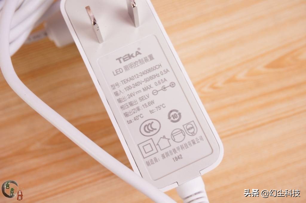 儿童护眼台灯颜值高又好看,磁吸护眼台灯aa级