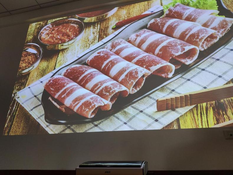 坚果u1激光电视一半出现条纹,坚果激光电视u1对比测评