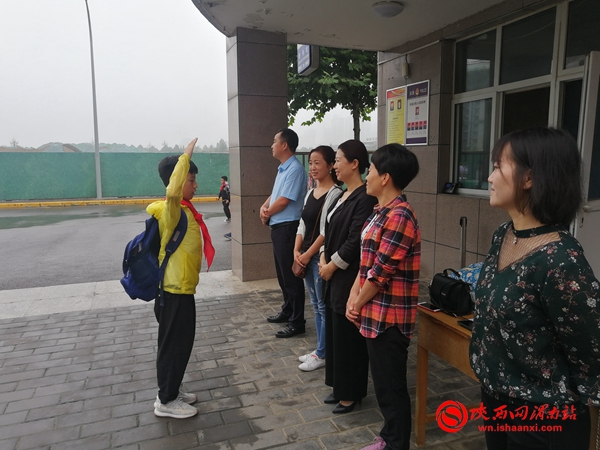 感恩教师节浓浓师生情视频,新昌三小开展教师节感恩教育活动