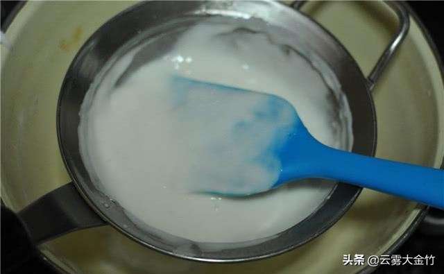 自制雪糕糯米粉纯奶的家常做法,自制糯米粉雪糕简易做法